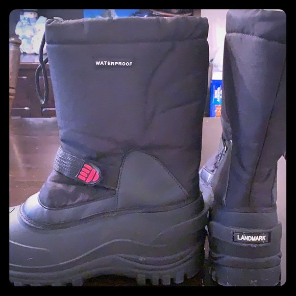 mens snow boots size 9